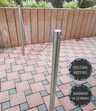Edelstahlpfosten mit Ringösen – ideal zum Verbinden mit Absperrketten in Außenbereichen