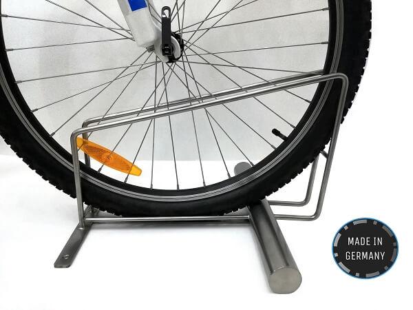 Namor Fahrradständer | Made in Germany | Edelstahl Rostfrei | Fahrradhalter | Ausstellungsständer | 20" - 29" Zoll geeignet | Vorderrad oder Hinterrad | Design Produkt …